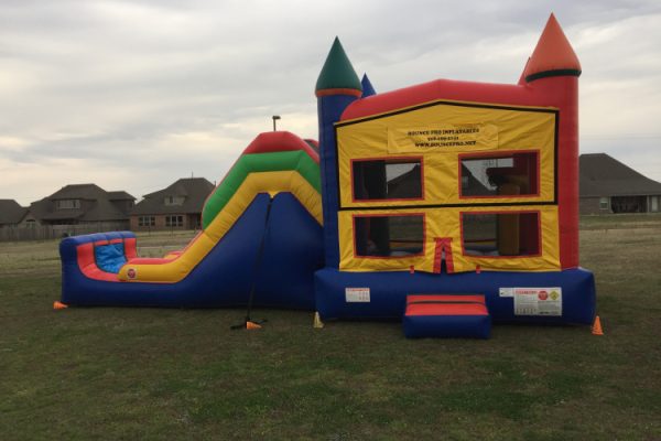 Elevate your next Tulsa event with Bounce Pro Inflatables’ combo bounce house rental in Tulsa. Safe, fun, and perfect for any occasion!